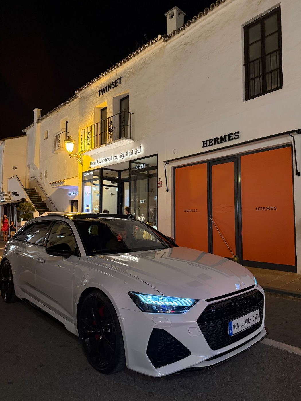 White Audi RS 6 at night